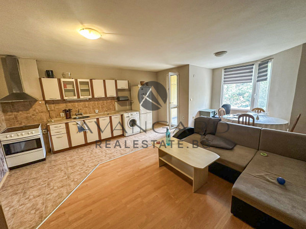 ДВУСТАЕН АПАРТАМЕНТ /  У-ЩЕ Д. ТАЛЕВ