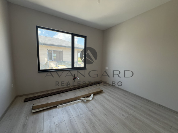 DETACHED SINGLE-STOREY HOUSE WITH YARD / Orizari village