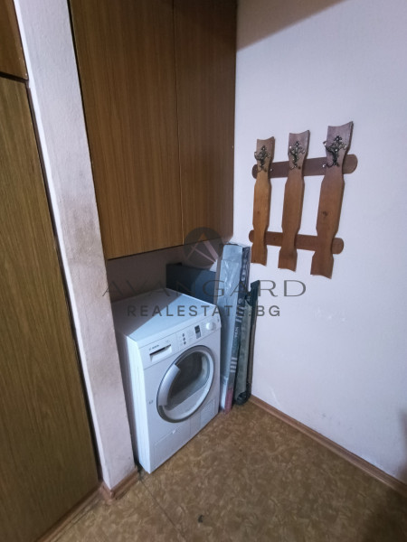ДВУСТАЕН ОБЗАВЕДЕН! ИЗГРЕВ!