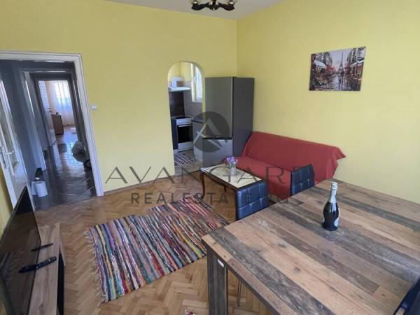 Тристаен до ТРИМОНЦИУМ