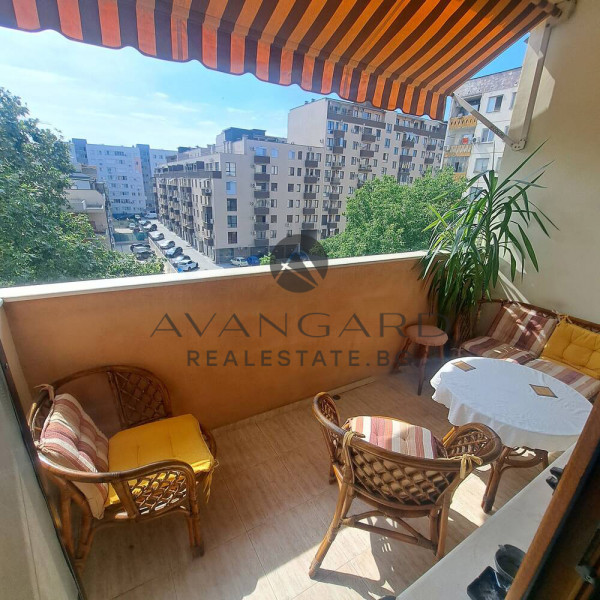 All -furnished two -bedroom apartment