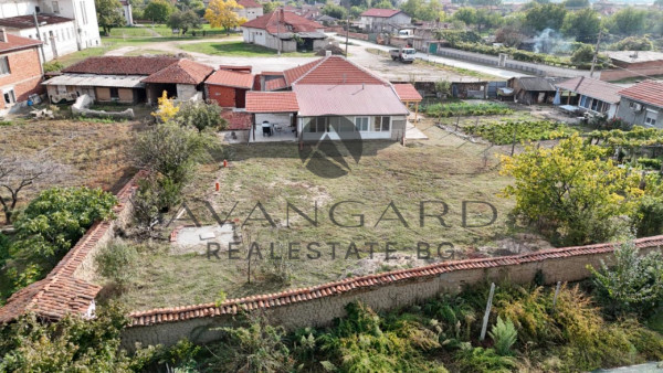 FULLY FURNISHED HOUSE WITH GARAGE IN MOMINO VILLAGE