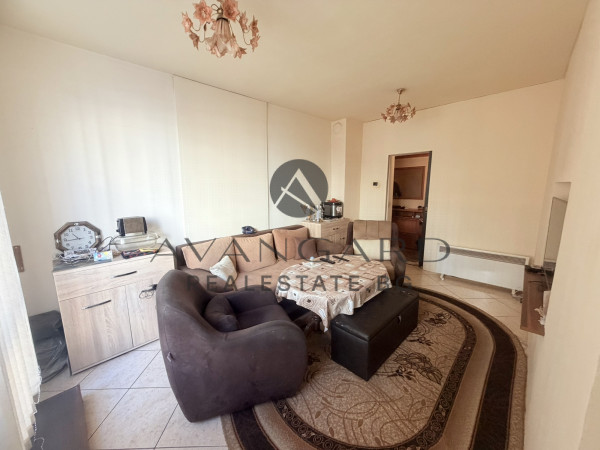 ТРИСТАЕН С ГАРАЖ В ЦЕНАТА / КАМЕНИЦА 1