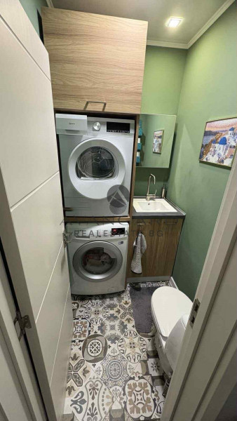 Stylish two -bedroom apartment! Separate on the floor! South!