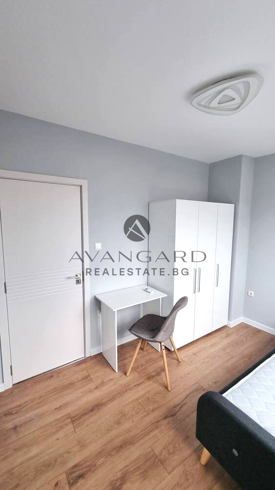 ОБЗАВЕДЕН ТРИСТАЕН / КЪРШИЯКА