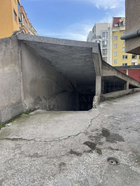 Underground garage in Karshiyaka to Novotel
