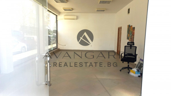 ТОП ЛОКАЦИЯ !!! МАГАЗИН С ЛИЦЕ КЪМ ГЛАВЕН БУЛЕВАРД !!! КЮЧУК ПАРИЖ !!!