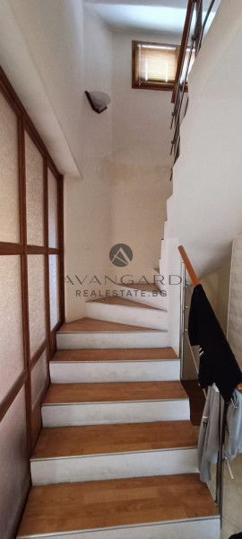 A three -bedroom maisonette in Karshiyaka
