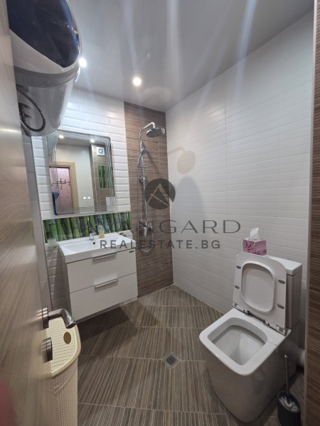 SPACIOUS/BEDROOM/YOUTH HILL