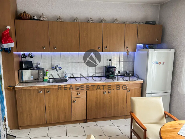 ТРИСТАЕН С РЕАЛНА КВАДРАТУРА !