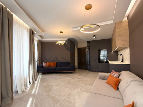 ДИЗАЙНЕРСКИ МНОГОСТАЕН АПАРТАМЕНТ