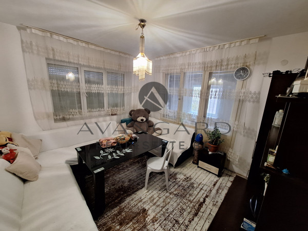 Етаж от Къща с гараж / Захарна Фабрика