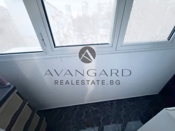 ИЗЦЯЛО САНИРАН ДВУСТАЕН КЪРШИЯКА