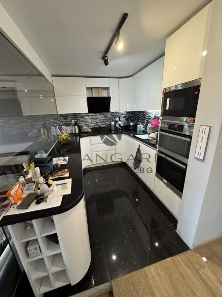 ДВУЕТАЖНА КЪЩА В ОСТРОМИЛА !!!