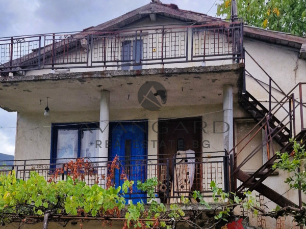 ДВУЕТАЖНА КЪЩА В гр. КУКЛЕН!