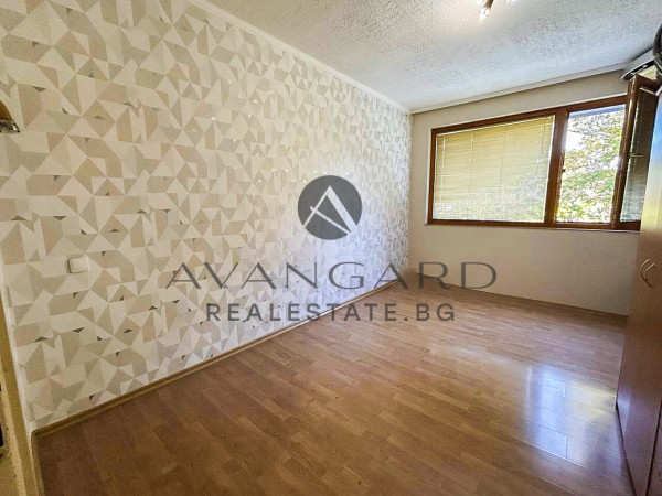 Саниран тристаен апартамент / Младежки хълм