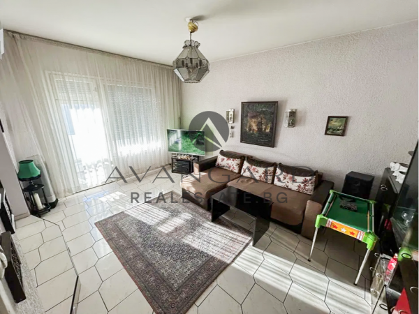 ТРИСТАЕН С РЕАЛНА КВАДРАТУРА !