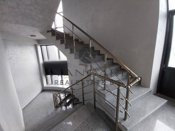 АКТ 16! Тристаен апартамент С 34 кв.м. ХОЛ / Младежки Хълм