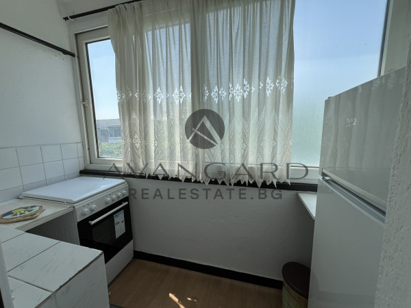 Exclusive !! One bedroom with three separate rooms!