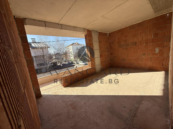 ТРИСТАЕН С ДВЕ ПАРКОМЕСТА В ЦЕНАТА