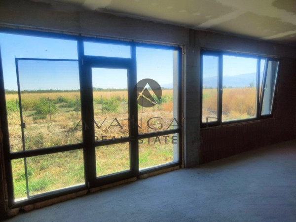 САМОСТОЯТЕЛНА КЪЩА В ОРИЗАРИ