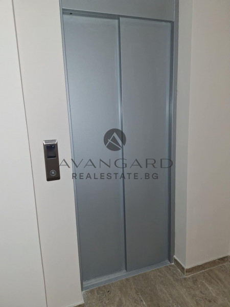 Spacious one -bedroom + parking space