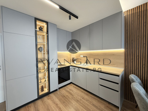 ДИЗАЙНЕРСКИ ТРИСТАЕН АПАРТАМЕНТ В СЪДИЙСКИ