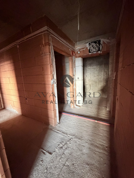 Spacious three-room apartment with act 14!