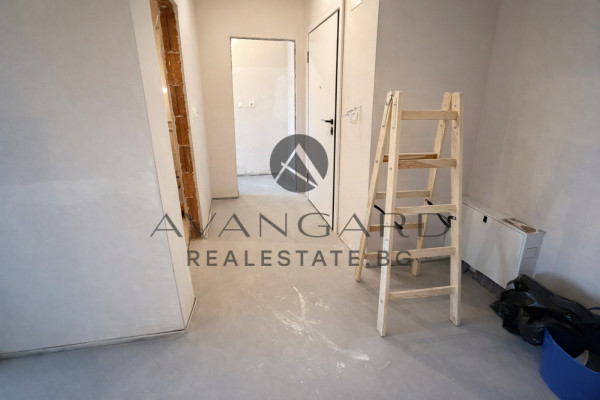 ИЗГОДНО! Тристаен с акт 16 Тракия