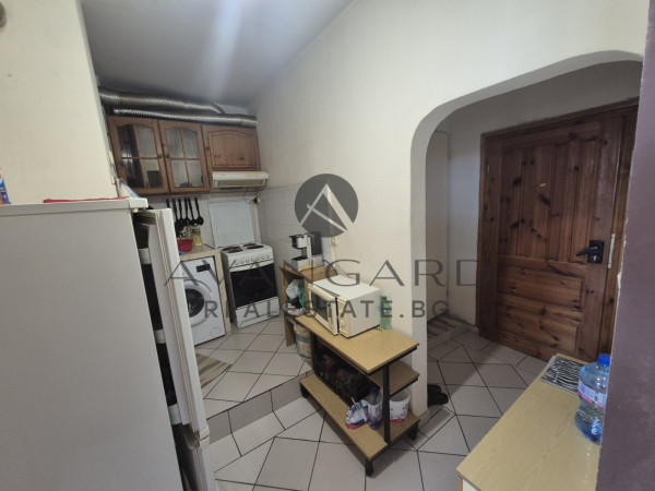 One -bedroom apartment with real square footage/ Kyuchuk Paris
