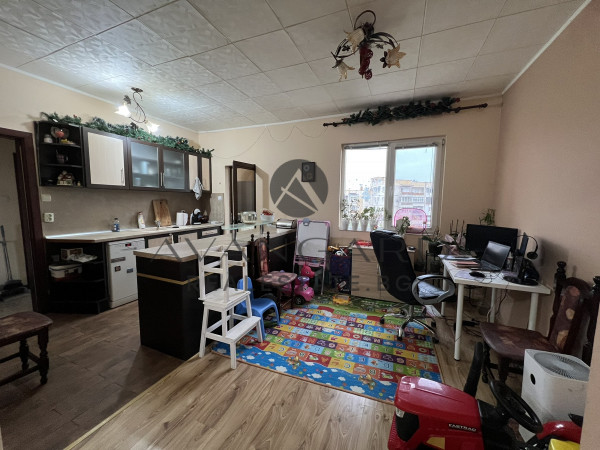 Two bedroom apartment up to 60-class!