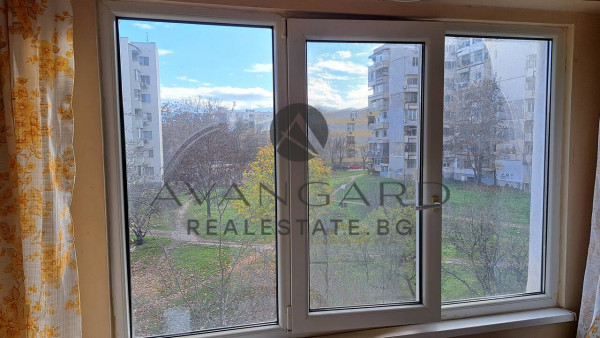 ДВУСТАЕН ОБЗАВЕДЕН! СМИРНЕНСКИ!