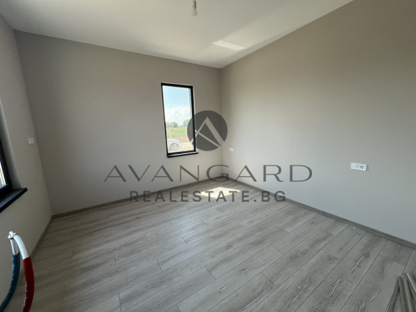 DETACHED SINGLE-STOREY HOUSE WITH YARD / Orizari village