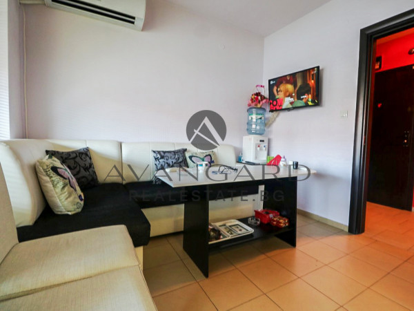 ПРОСТОРЕН И ИЗЦЯЛО ОБЗАВЕДЕН МЕЗОНЕТ ДО КАМЕЛА