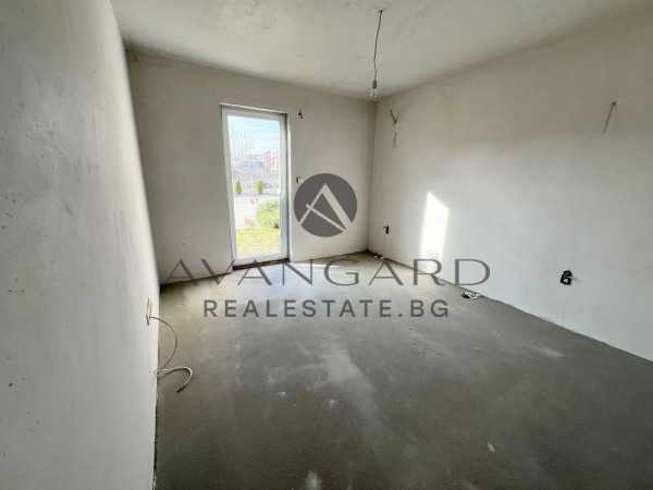 ACT 16! Three-room apartment / Ostromila