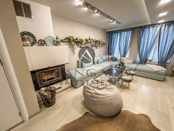 ДВУЕТАЖНА КЪЩА БЕЛОМОРСКИ