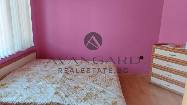 Two -storey house with double garage and 1000 sq.m. Yard/ Costo
