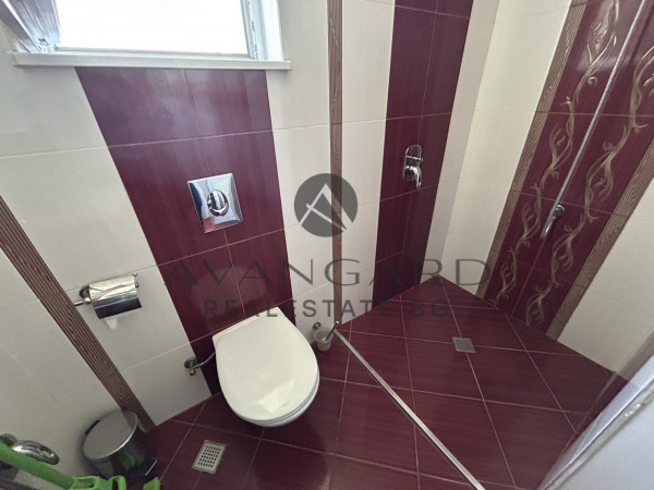 Three -bedroom with parking space + Studio Kamenitsa 2