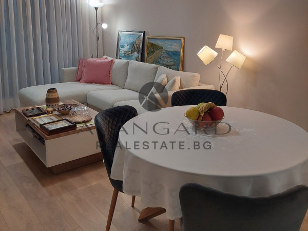 ДВУСТАЕН ОБЗАВЕДЕН АПАРТАМЕНТ С ПАРКОМЯСТО!