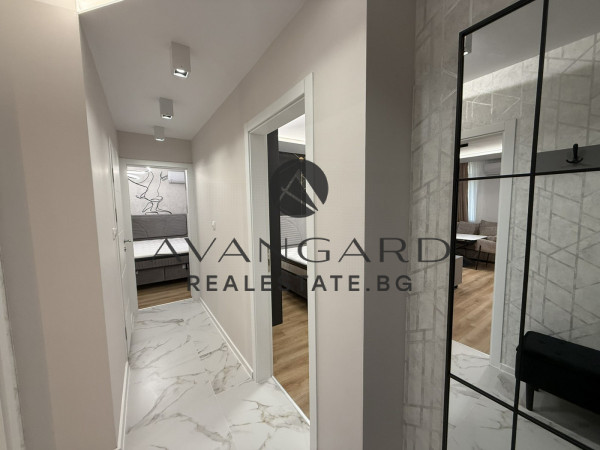 ЛУКСОЗЕН ТРИСТАЕН С ПАРКОМЯСТО !