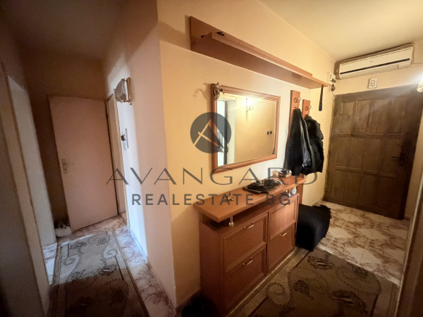 ТРИСТАЕН С ГАРАЖ В ЦЕНАТА / КАМЕНИЦА 1