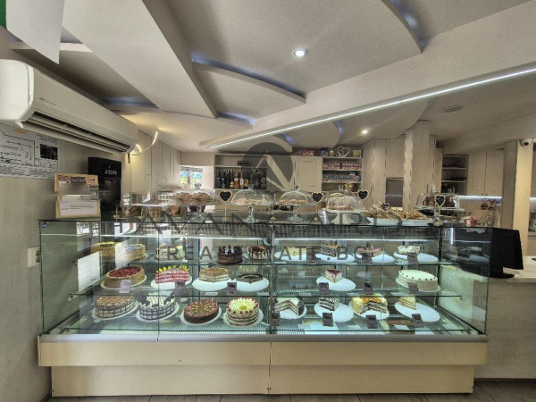 EQUIPPED SWEET SHOP / THRACIA