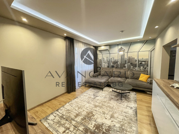 LUXURIOUSLY FURNISHED MULTI-ROOM APARTMENT