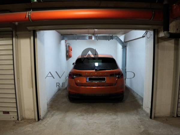 TOP LOCATION !!! THREE BEDROOM NEAR NOVOTELA !!! UNDERGROUND GARAGE!!!