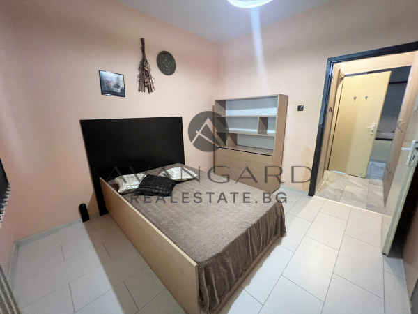 A renovated two -bedroom apartment in Karshiyaka