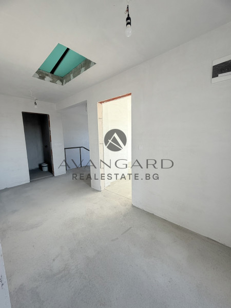 САМОСТОЯТЕЛНА КЪЩА В ЗЛАТИТРАП С АКТ 16