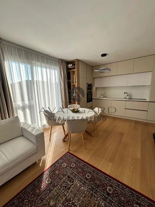 Furnished three-room apartment / Ostromila