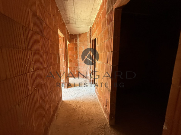 ТРИСТАЕН С ДВЕ ПАРКОМЕСТА В ЦЕНАТА