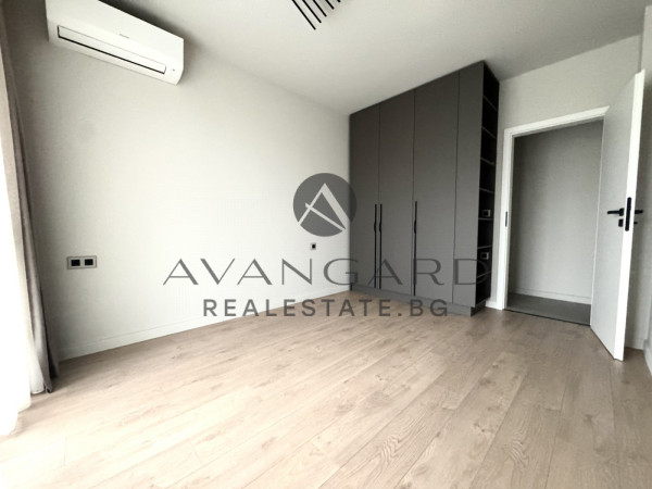 ТРИСТАЕН С АКТ 16 С ДВОР