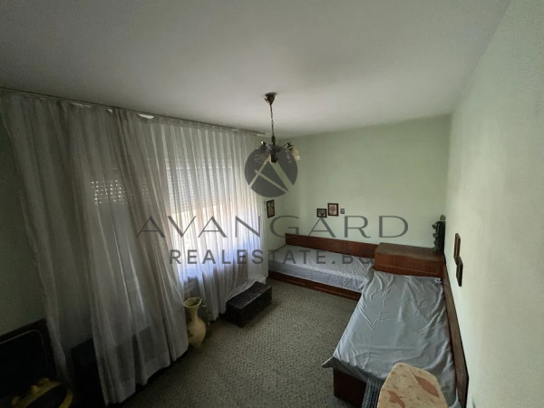 ТРИСТАЕН С РЕАЛНА КВАДРАТУРА !